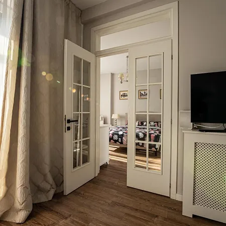 Cozy Two - Center & Old Town Apartment *